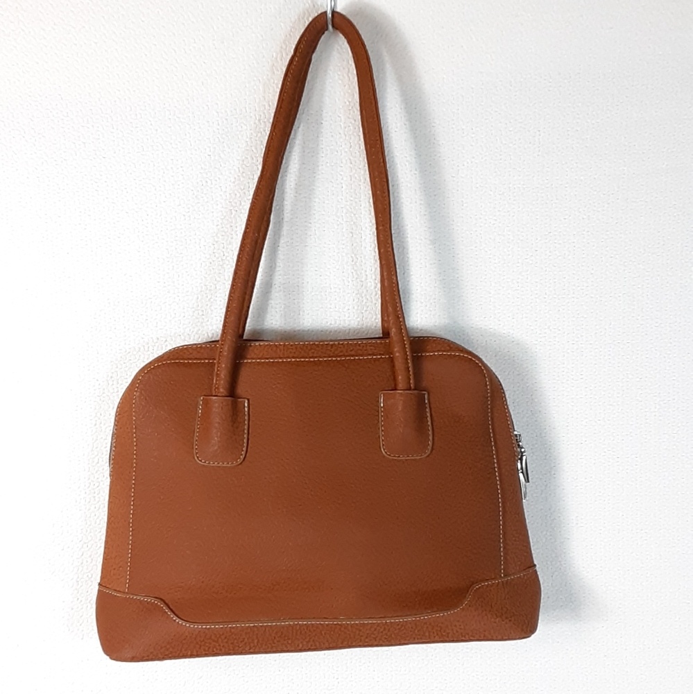 Classic tan shoulder detail stitching - Picture 2 of 5